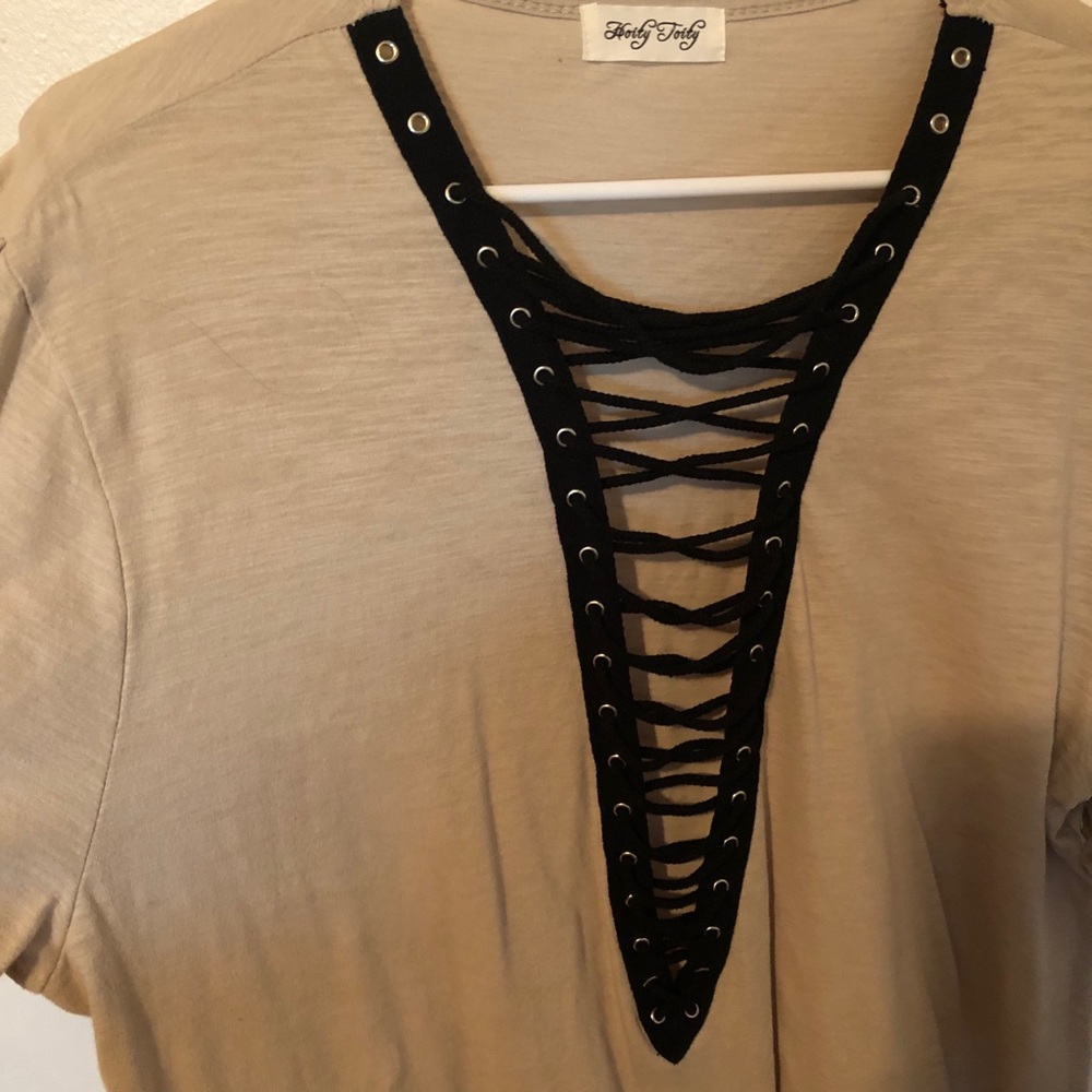 Lace up tee - Picture 2 of 3